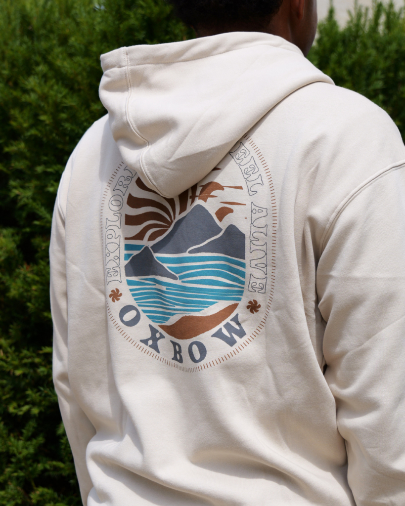 Sweat à capuche blanc de la marque Oxbow avec motif graphique dans le dos